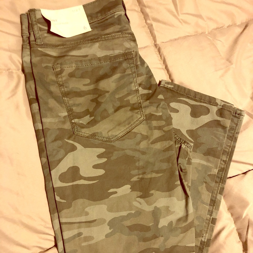 NWT camo leggings Loft size 6